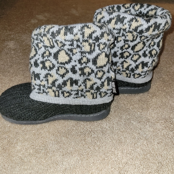 Size 5/6 Muk Luks EEUC - Picture 4 of 6